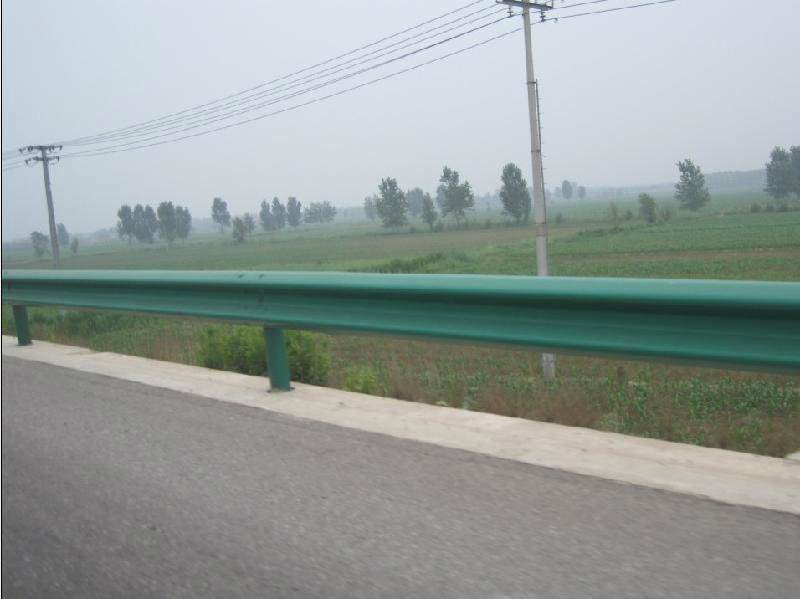 道路護欄有哪些優(yōu)勢？